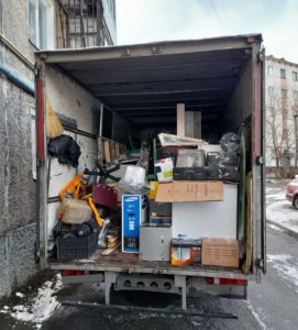 погрузка мебели и вещей в машину